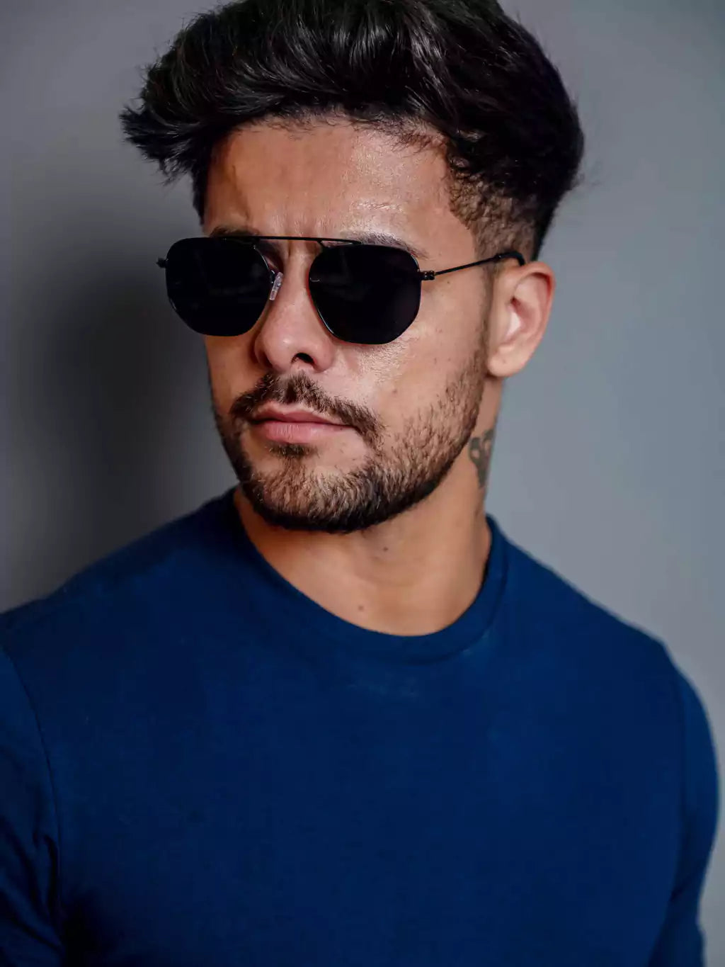 Óculos de Sol Clássico Hexagonal Ásia - Preto - Metal