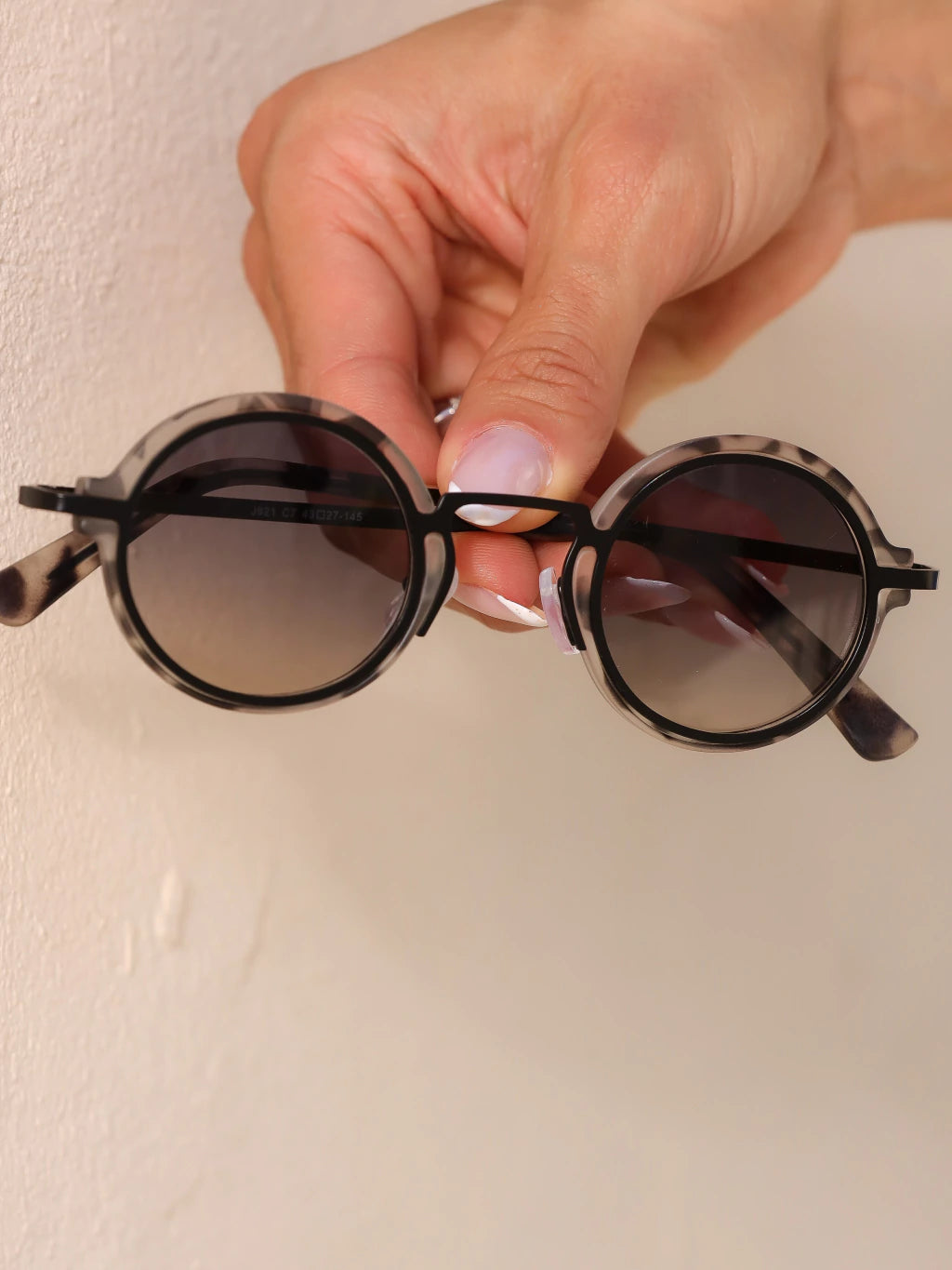 Óculos de Sol Redondo Kiev Premium 2.0 - Preto Degradê Camuflado Cinza - Metal