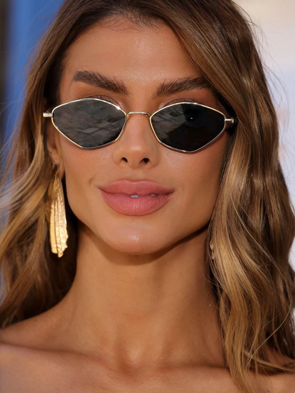 Óculos de Sol Blogueira Isa 3.0 - Preto Dourado - Metal