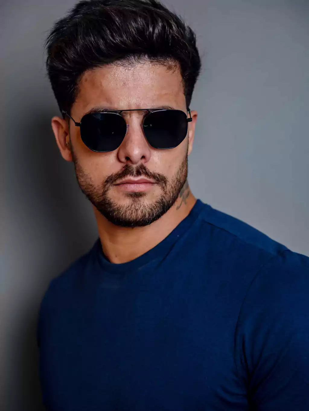 Óculos de Sol Clássico Hexagonal Ásia - Preto - Metal