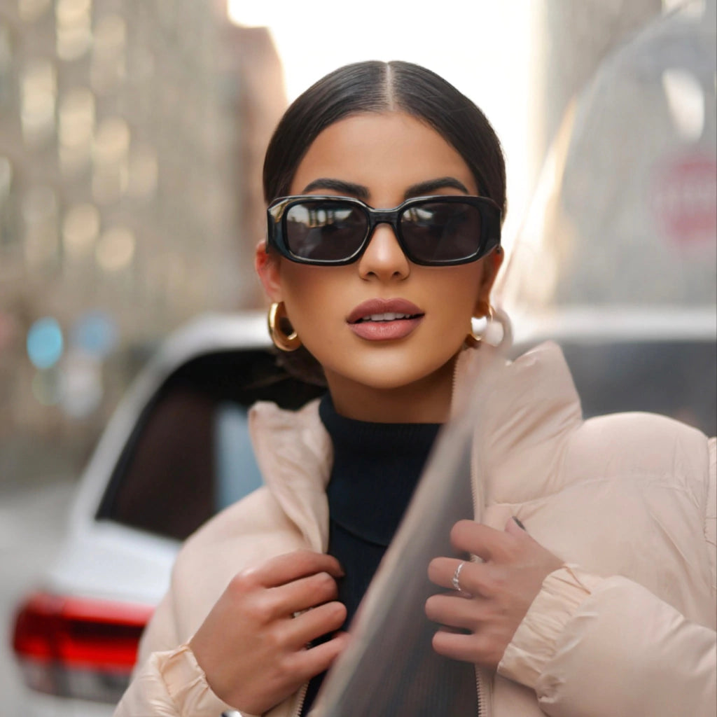 Óculos de Sol Blogueira Retangular Diamond - Preto - Injetado