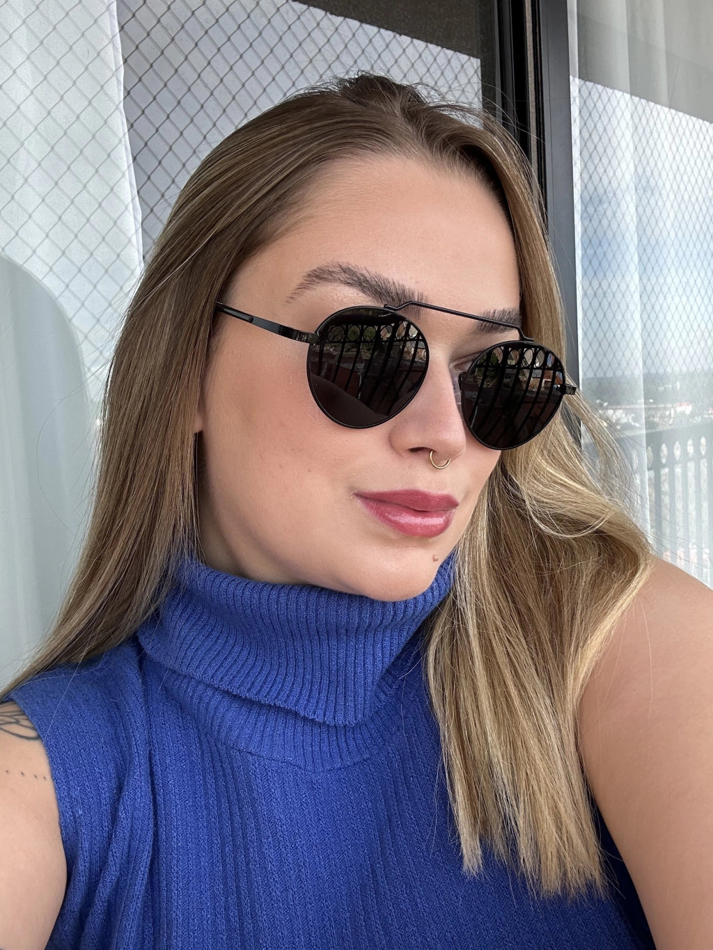 Óculos de Sol Redondo Blogueira Marina 2.0 - Preto - Metal