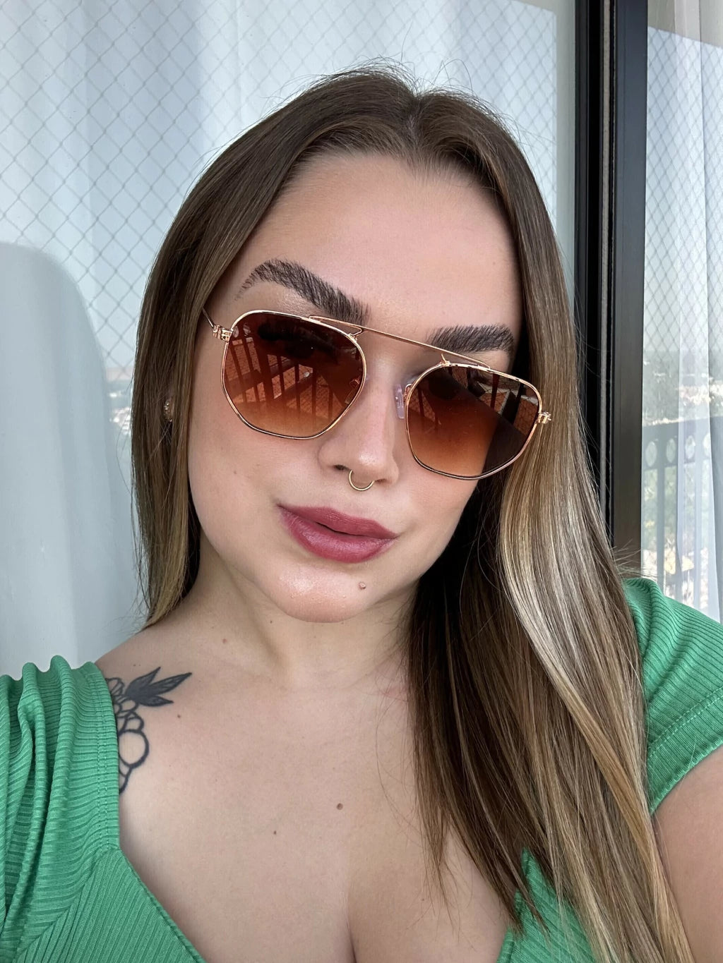 Óculos de Sol Clássico Hexagonal Ásia - Marrom - Metal