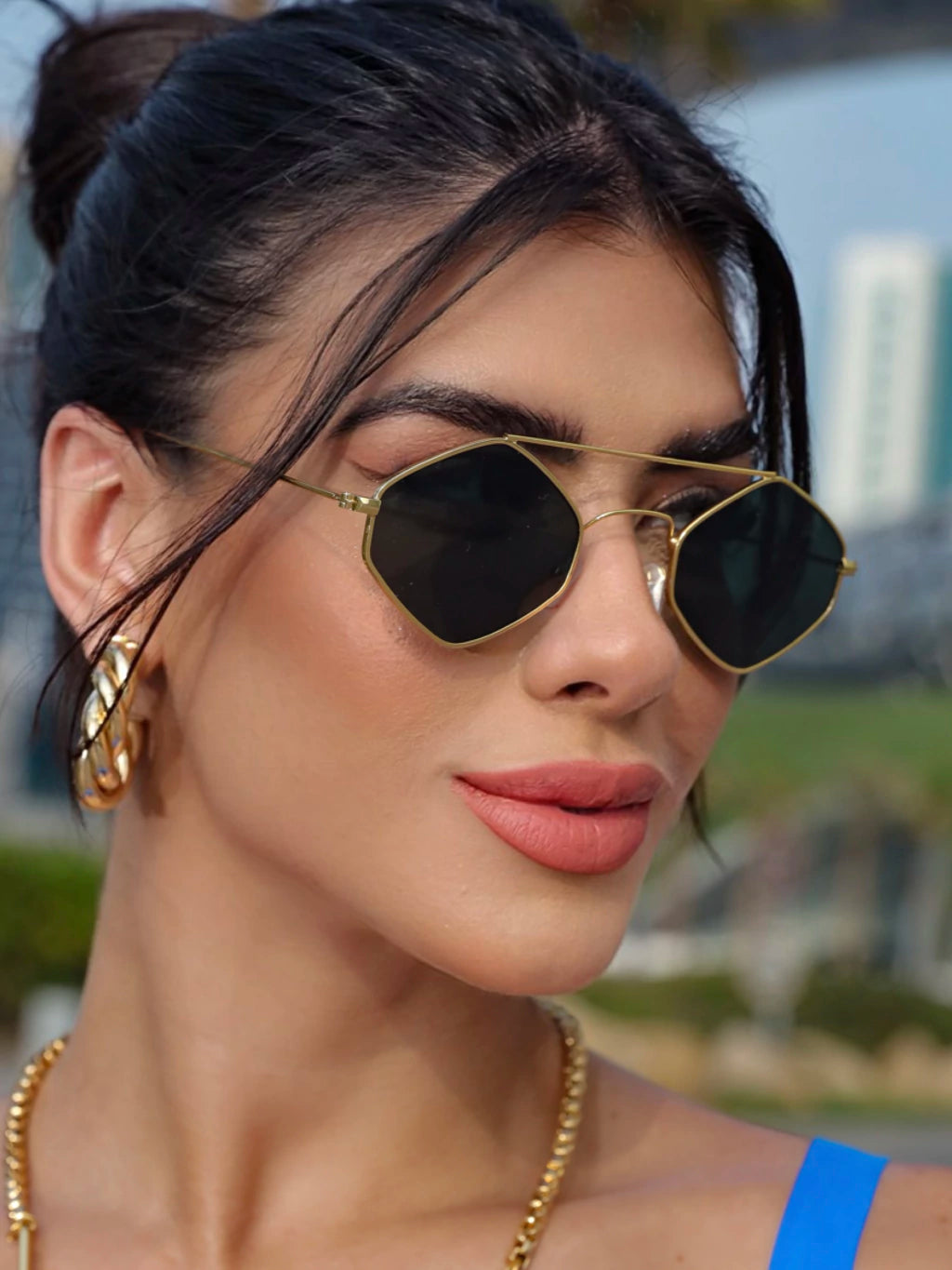 Óculos de Sol Blogueira Hexagonal Dubai Premium - Preto Dourado/Preto - Metal