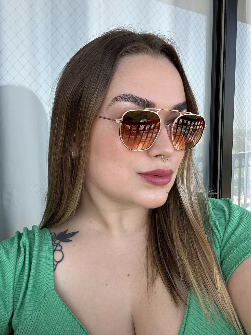 Óculos de Sol Clássico Hexagonal Ásia - Marrom - Metal